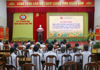 Bệnh viện Đa khoa tỉnh Quảng Ninh tiếp nhận sinh viên trường Đại học Kỹ thuật Y tế Hải Dương đến thực tập tốt nghiệp