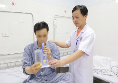 Cấp cứu kịp thời ca vỡ kén khí, đứt dây chằng gây tràn máu - khí màng phổi hiếm gặp