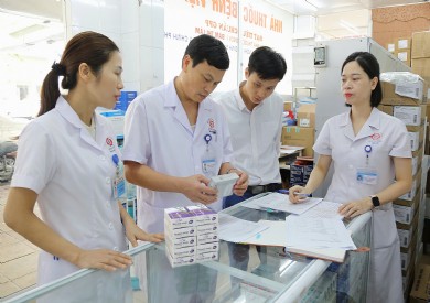 Bệnh viện Đa khoa tỉnh Quảng Ninh tăng cường kiểm tra, giám sát hoạt động kê đơn thuốc và kinh doanh sữa