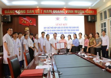 Bệnh viện Đa khoa tỉnh và Cơ sở Bảo trợ ký kết quy chế phối hợp trong chăm sóc sức khỏe trẻ em có hoàn cảnh đặc biệt