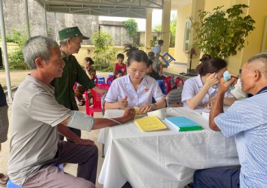 Bệnh viện Đa khoa tỉnh Quảng Ninh tổ chức khám lưu động tại xã Hải Sơn nhân tháng “Đền ơn đáp nghĩa”