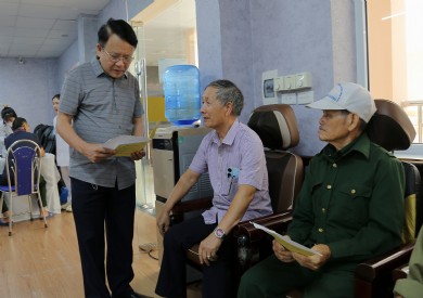 Bệnh viện Đa khoa tỉnh Quảng Ninh khám, chăm sóc sức khỏe miễn phí cho người có công