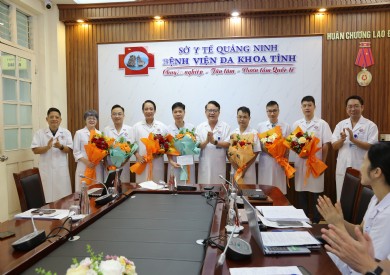 BỆNH VIỆN ĐA KHOA TỈNH QUẢNG NINH KHEN THƯỞNG ĐỘT XUẤT ĐƠN NGUYÊN ĐỘT QUỴ ĐẠT DANH HIỆU KIM CƯƠNG CỦA HỘI ĐỘT QUỴ THẾ GIỚI
